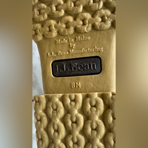 L.L. Bean Ladies Duck Boots with Flannel Lined 8” - Picture 9 of 16